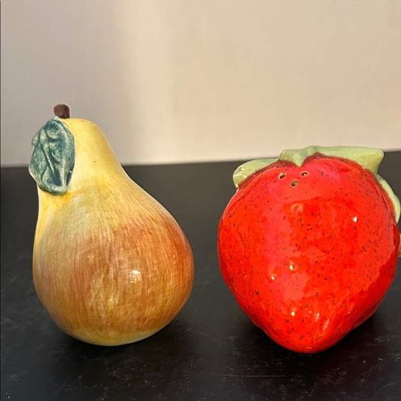Fruit Shaped Ceramic Salt and Pepper Shakers - Picture 3 of 4